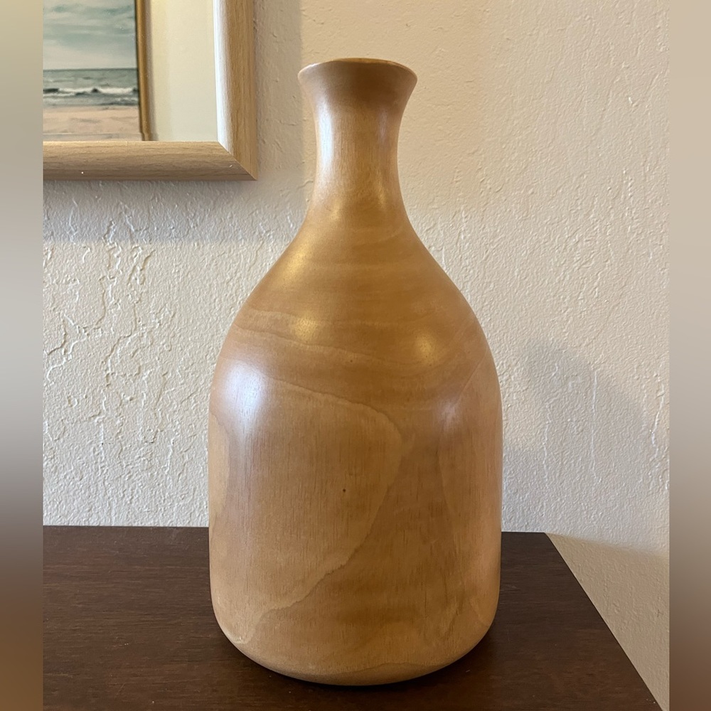 Deciratove Wooden Vase